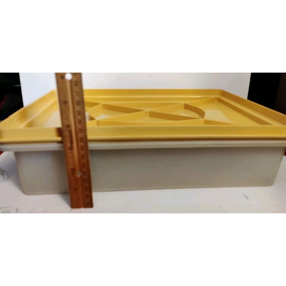 Vintage Tupperware Rectangular Sheet Cake Taker Carrier Harvest Gold 9x13 #622